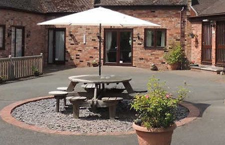 The Manor Coach House Hotell Hindlip Exteriör bild