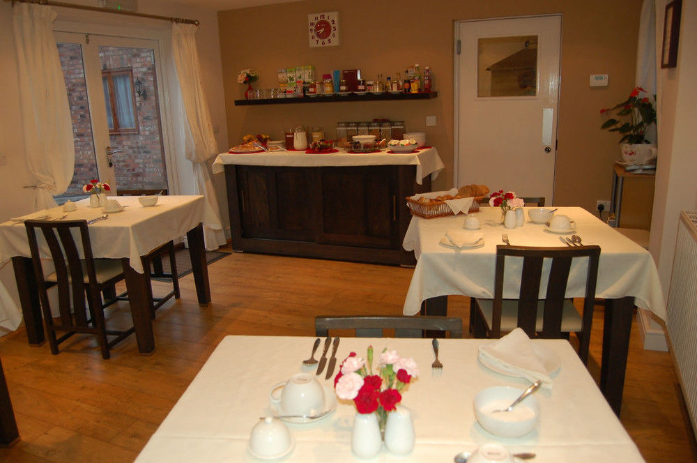 The Manor Coach House Hotell Hindlip Exteriör bild