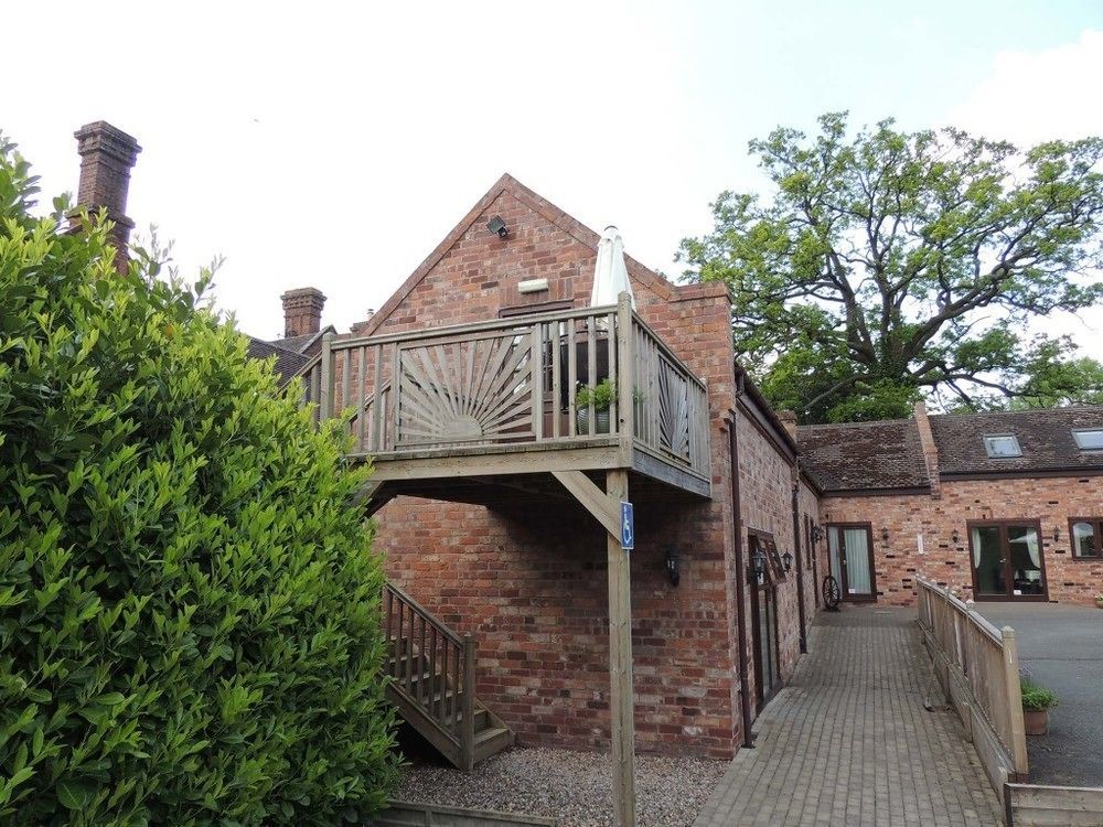 The Manor Coach House Hotell Hindlip Exteriör bild